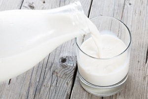 Почему дети должны пить молоко?